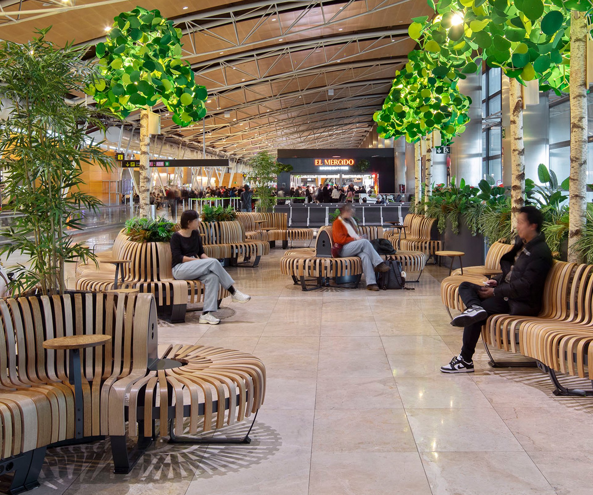 Nova C and Leaf Lamps creating a calm experience at Madrid airport